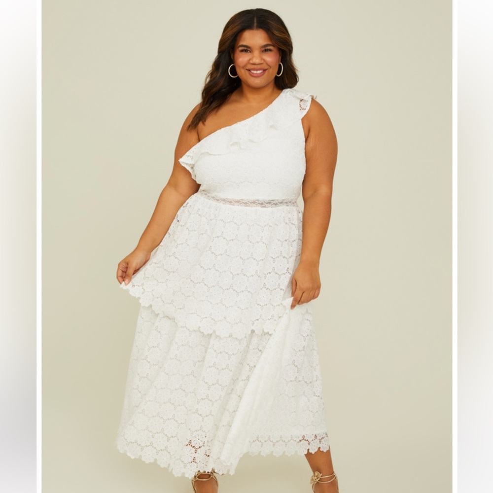 NWT! ARULA Jamie one shoulder eyelet dress size B